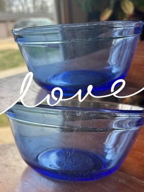 vintage Anchor Hocking cobalt blue glass mixing bowls set of 2